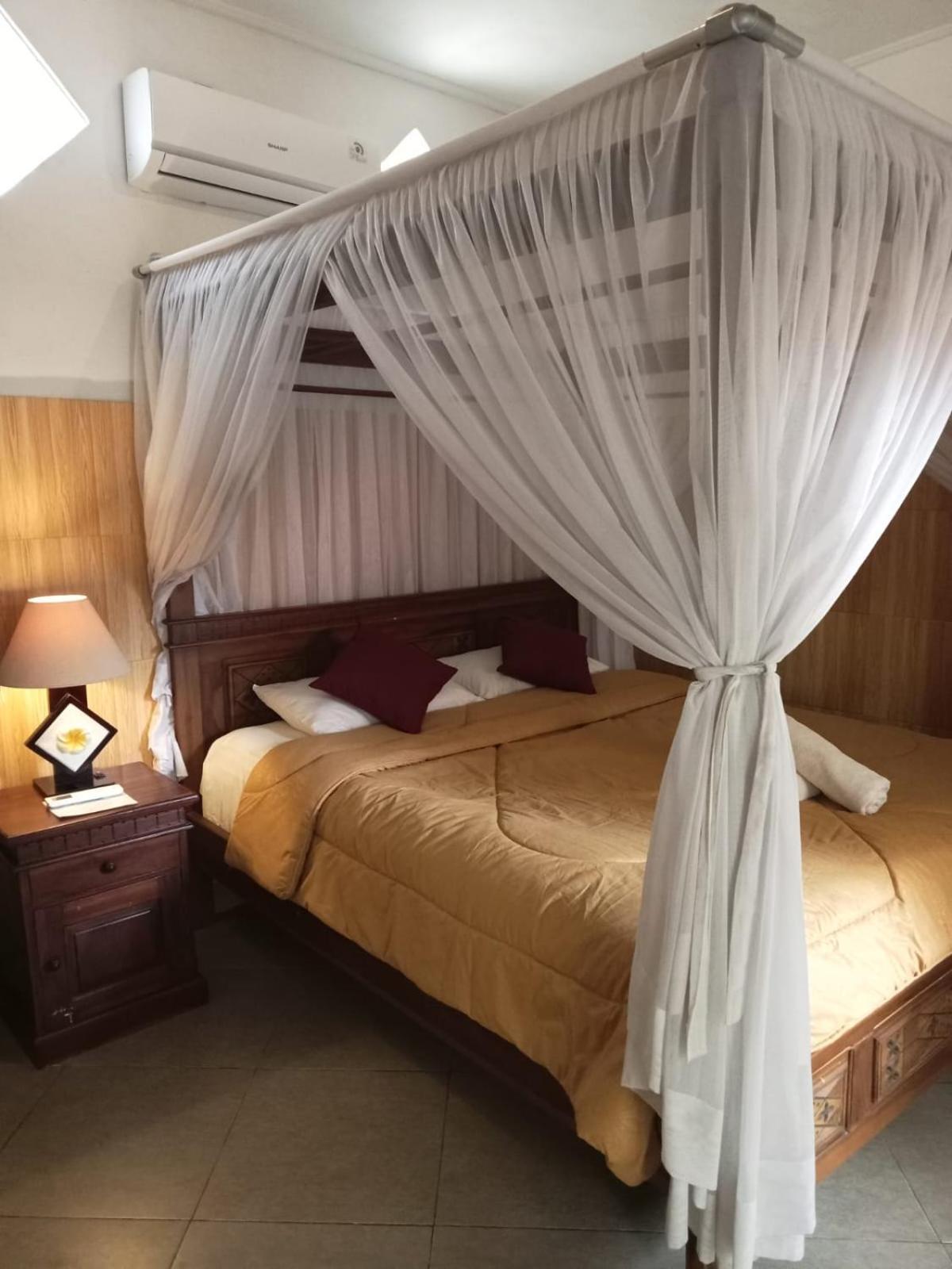 Nitya Home Stay Lembongan Exterior photo